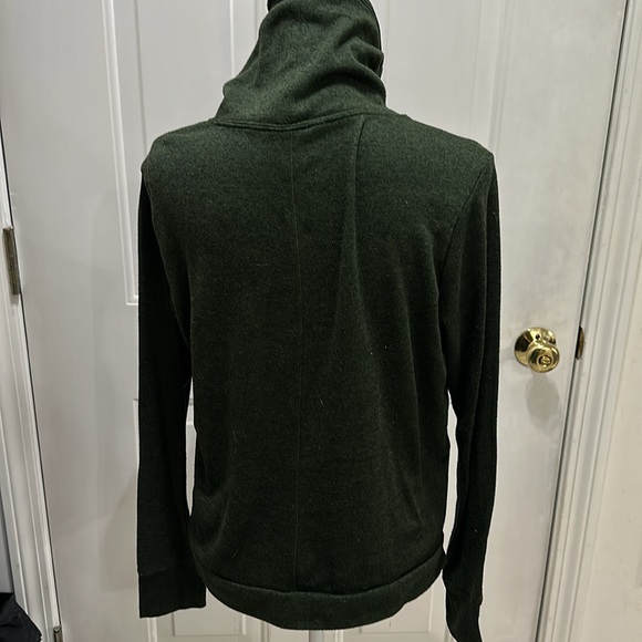 Old Navy Active - Picture 5 of 5